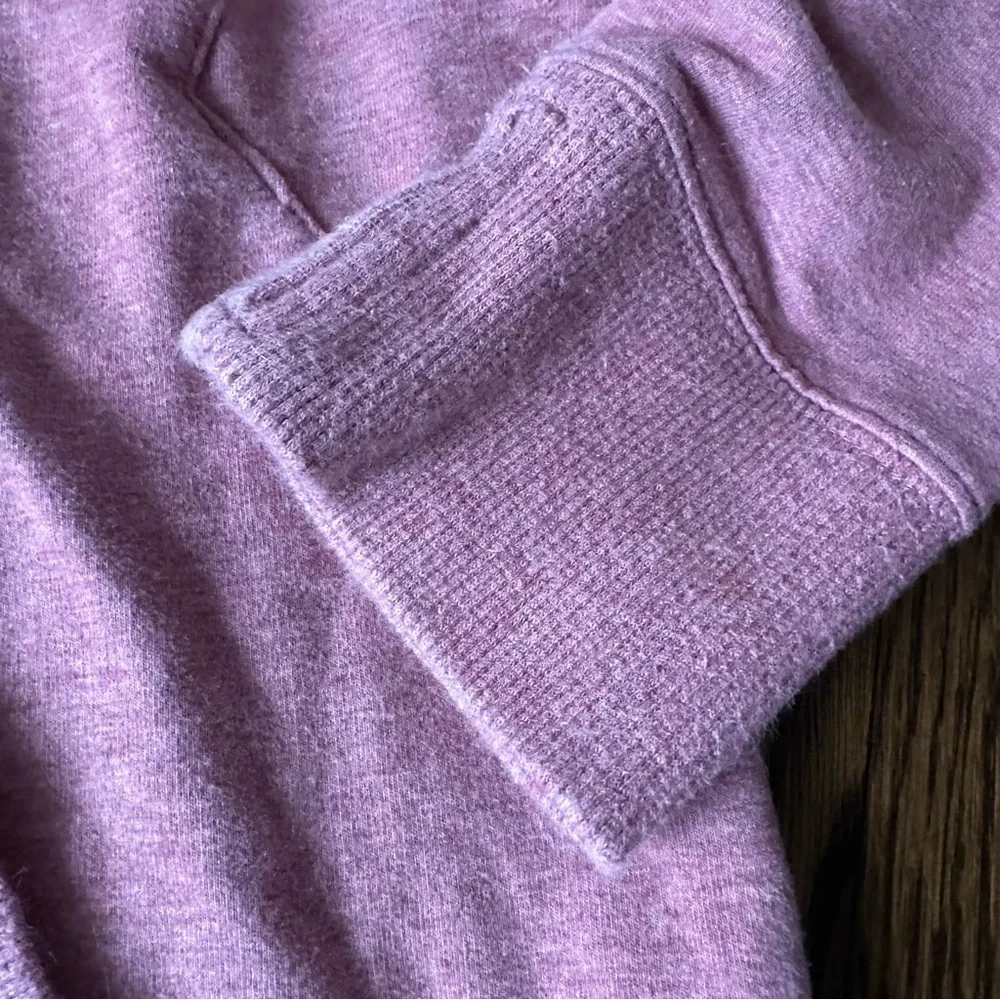L.L. Bean Soft cozy Pink logo Sweatshirt hoodie - Picture 3 of 14